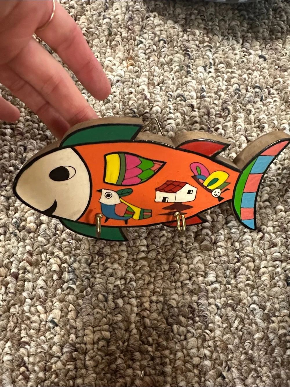 El madero de Jesus Orange Decorative Fish Wall Hook with Multicolor Accents